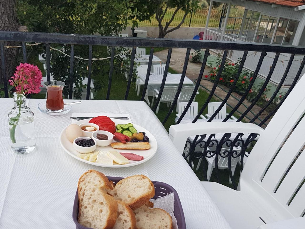 Akmonya Pansiyon Eriklice Buitenkant foto