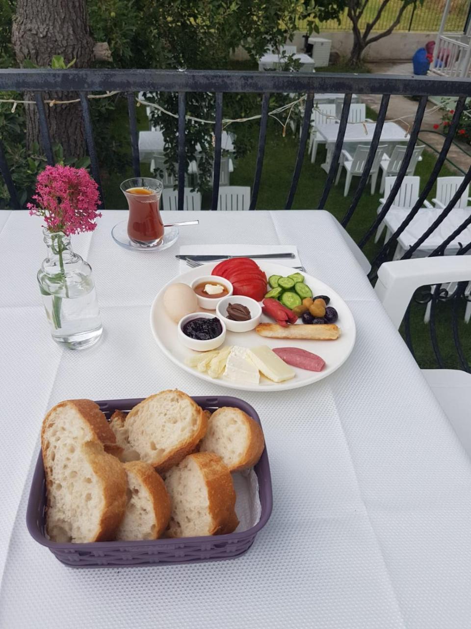 Akmonya Pansiyon Eriklice Buitenkant foto