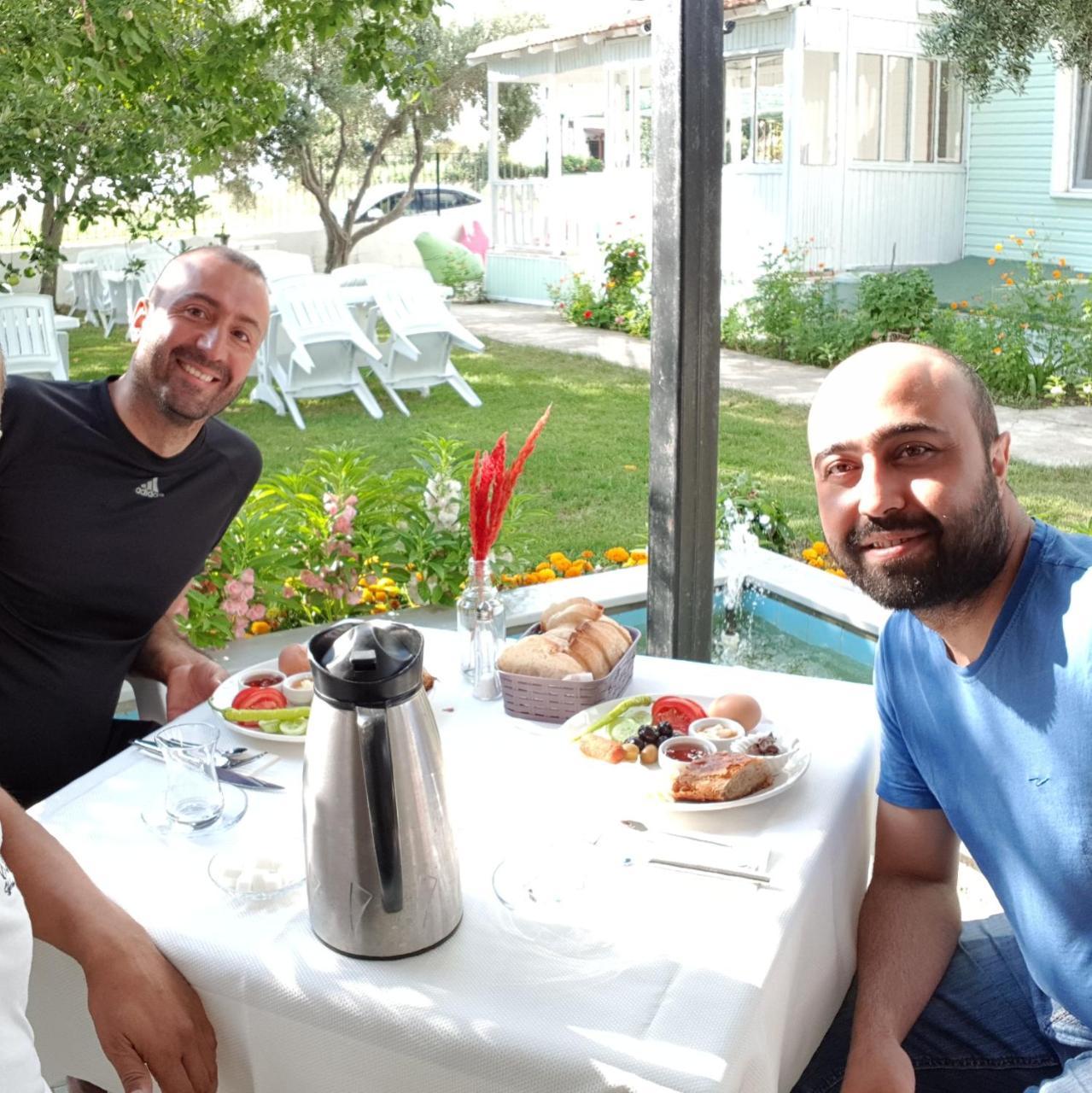 Akmonya Pansiyon Eriklice Buitenkant foto
