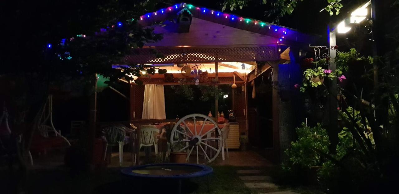 Akmonya Pansiyon Eriklice Buitenkant foto